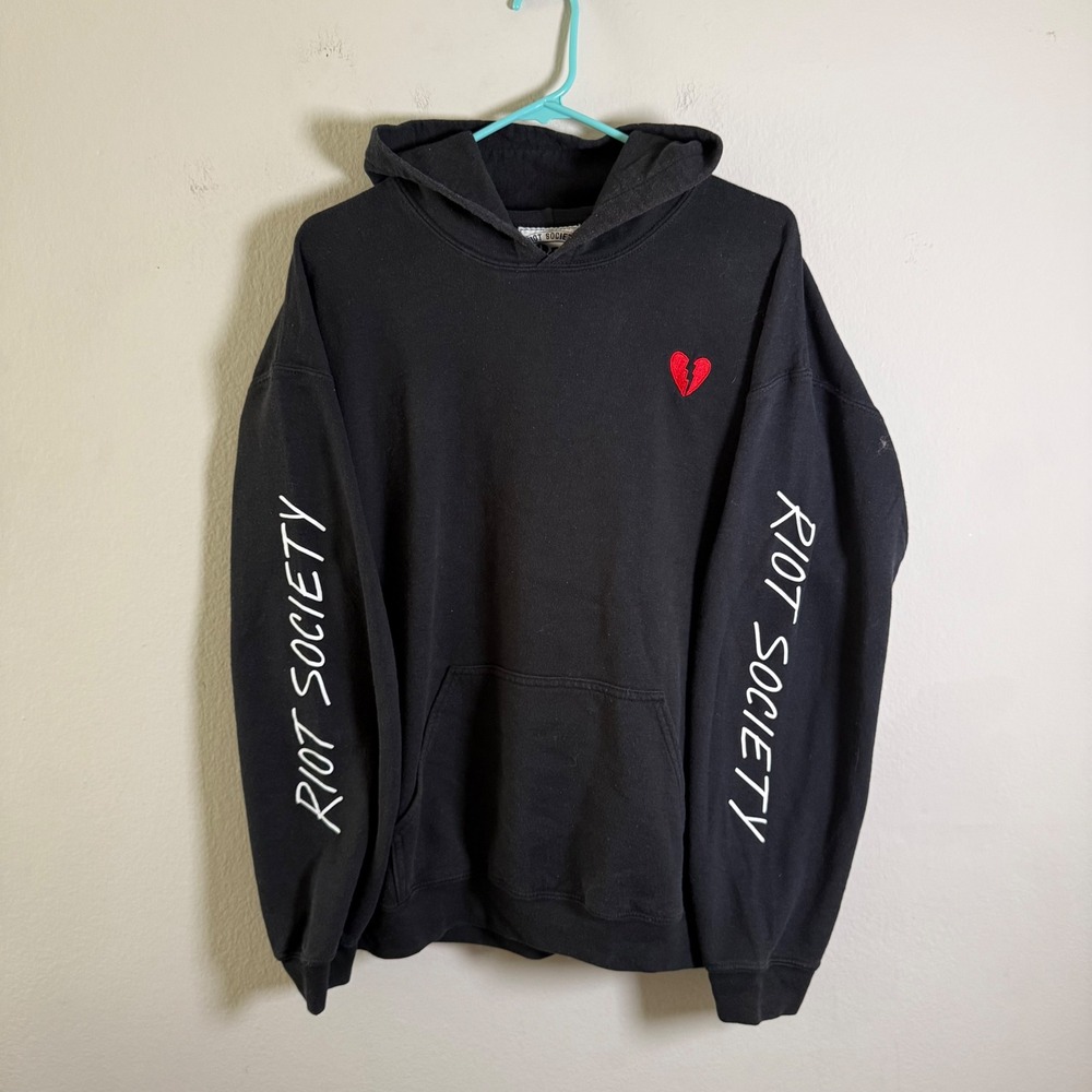 Riot Society Mens Black Broken Heart Graphic Sleeve Hoodie Sweatshirt Large